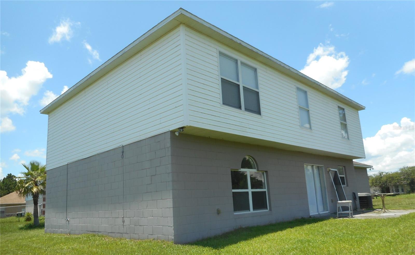 Image 2 of 12 For 950 Derbyshire Drive