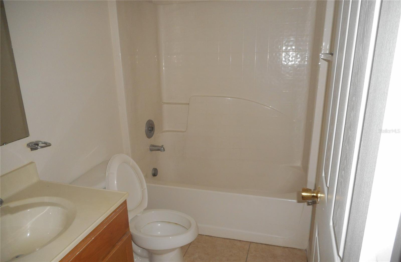 Image 6 of 12 For 950 Derbyshire Drive