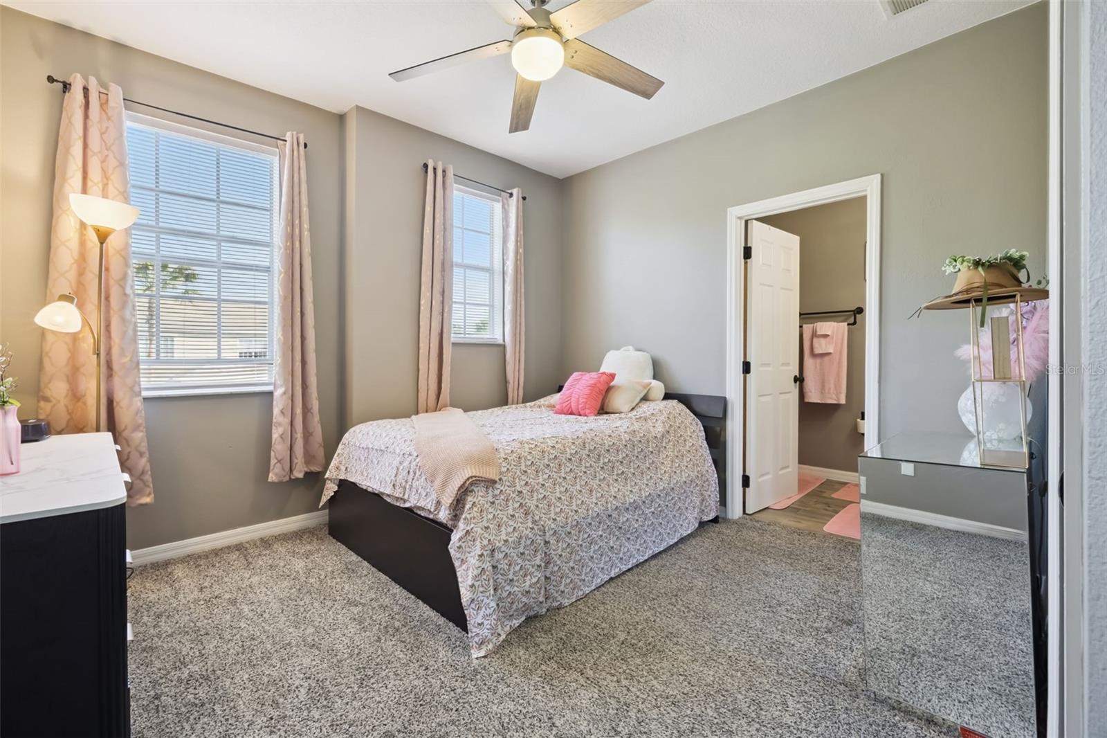 Image 18 of 35 For 17516 Blessing Drive