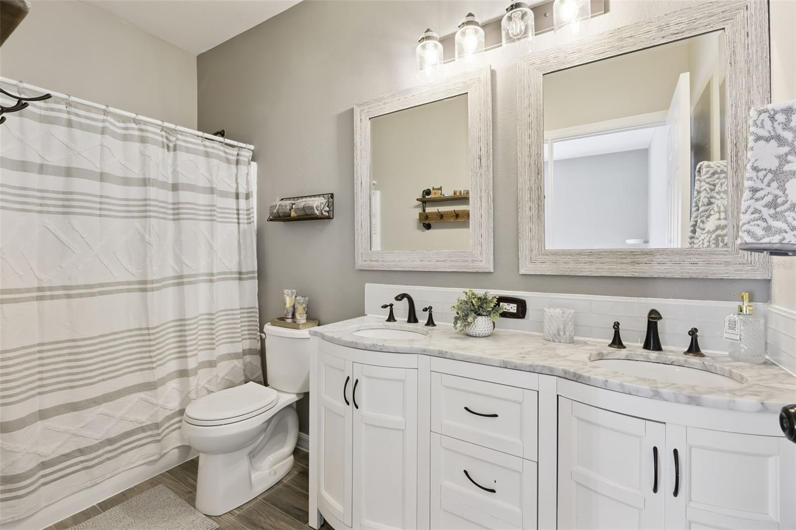 Image 23 of 35 For 17516 Blessing Drive