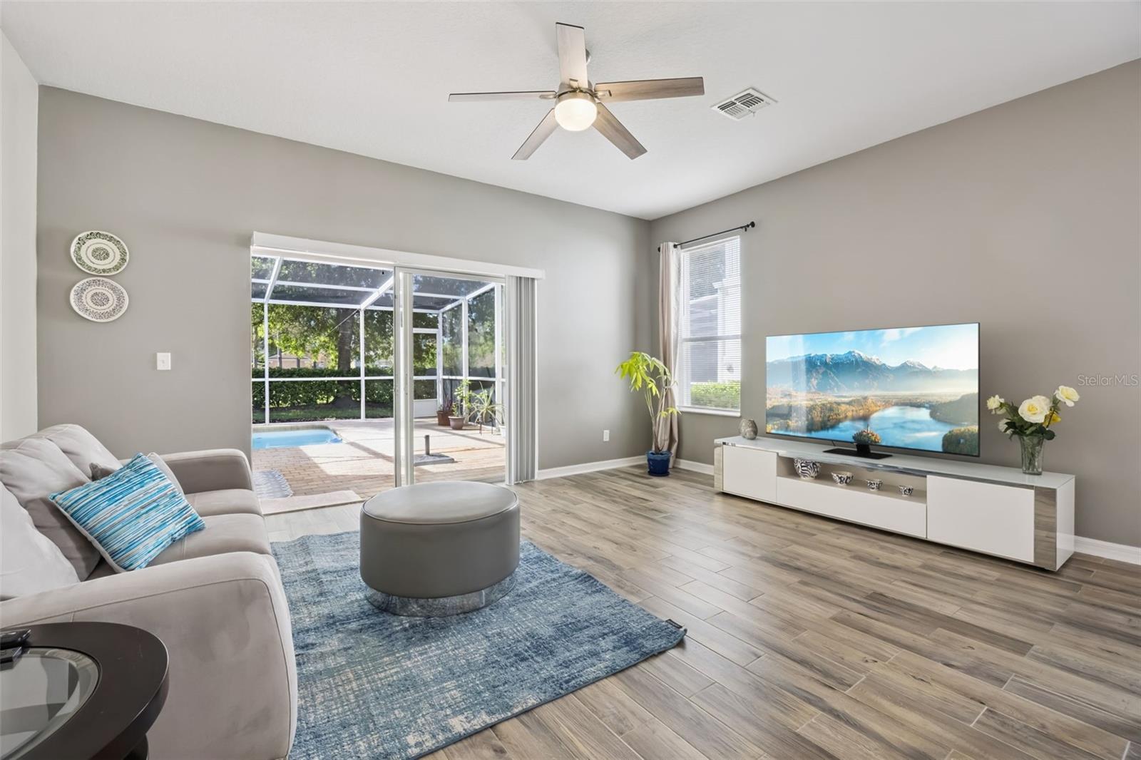 Image 7 of 35 For 17516 Blessing Drive