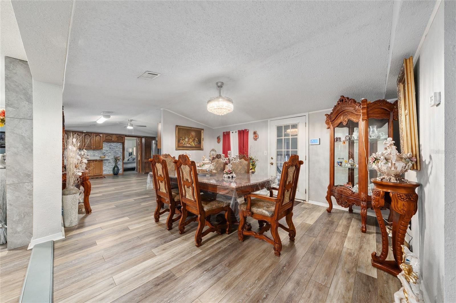 Image 12 of 38 For 2605 Island Oaks E