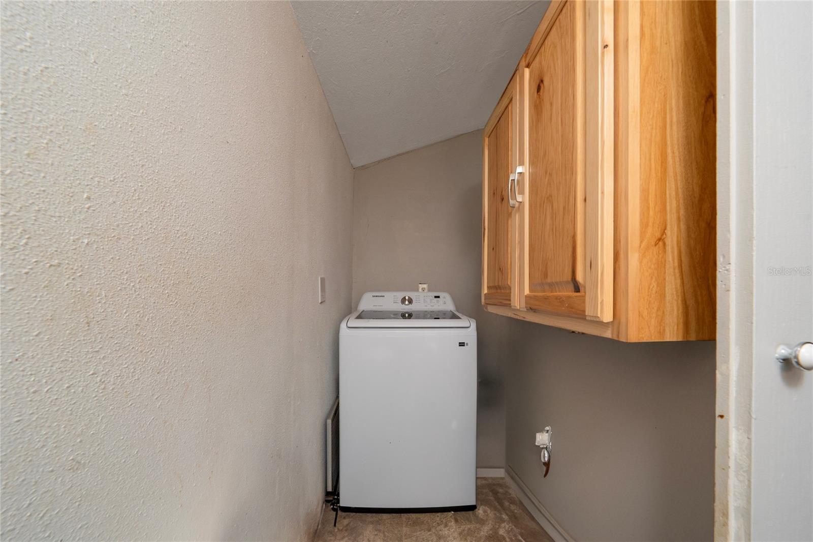 Image 29 of 38 For 2605 Island Oaks E