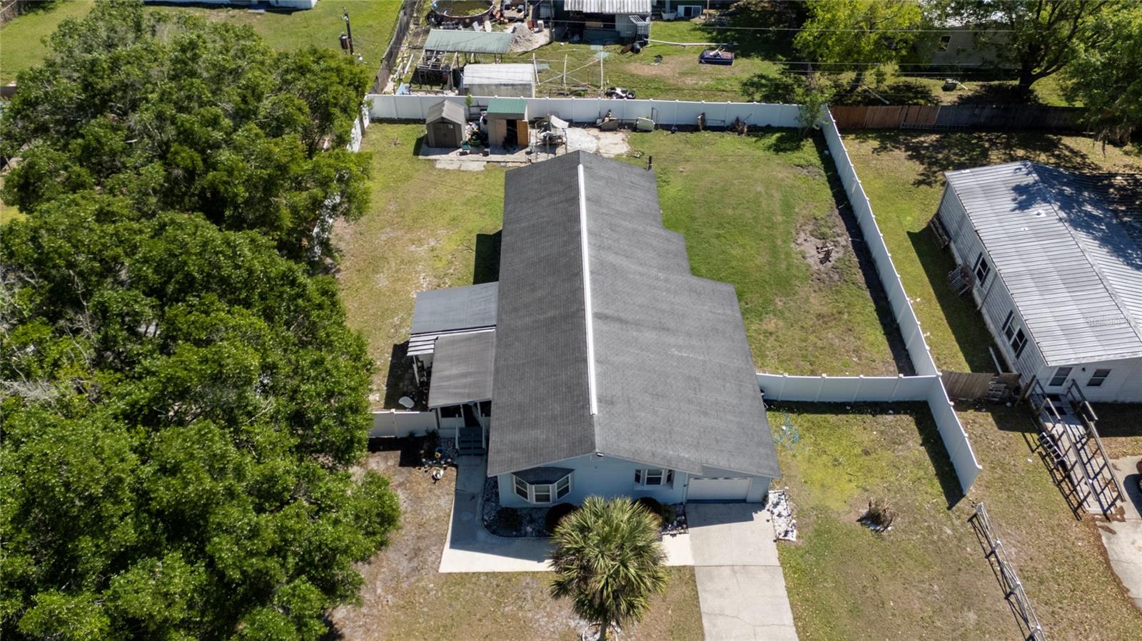 Image 3 of 38 For 2605 Island Oaks E