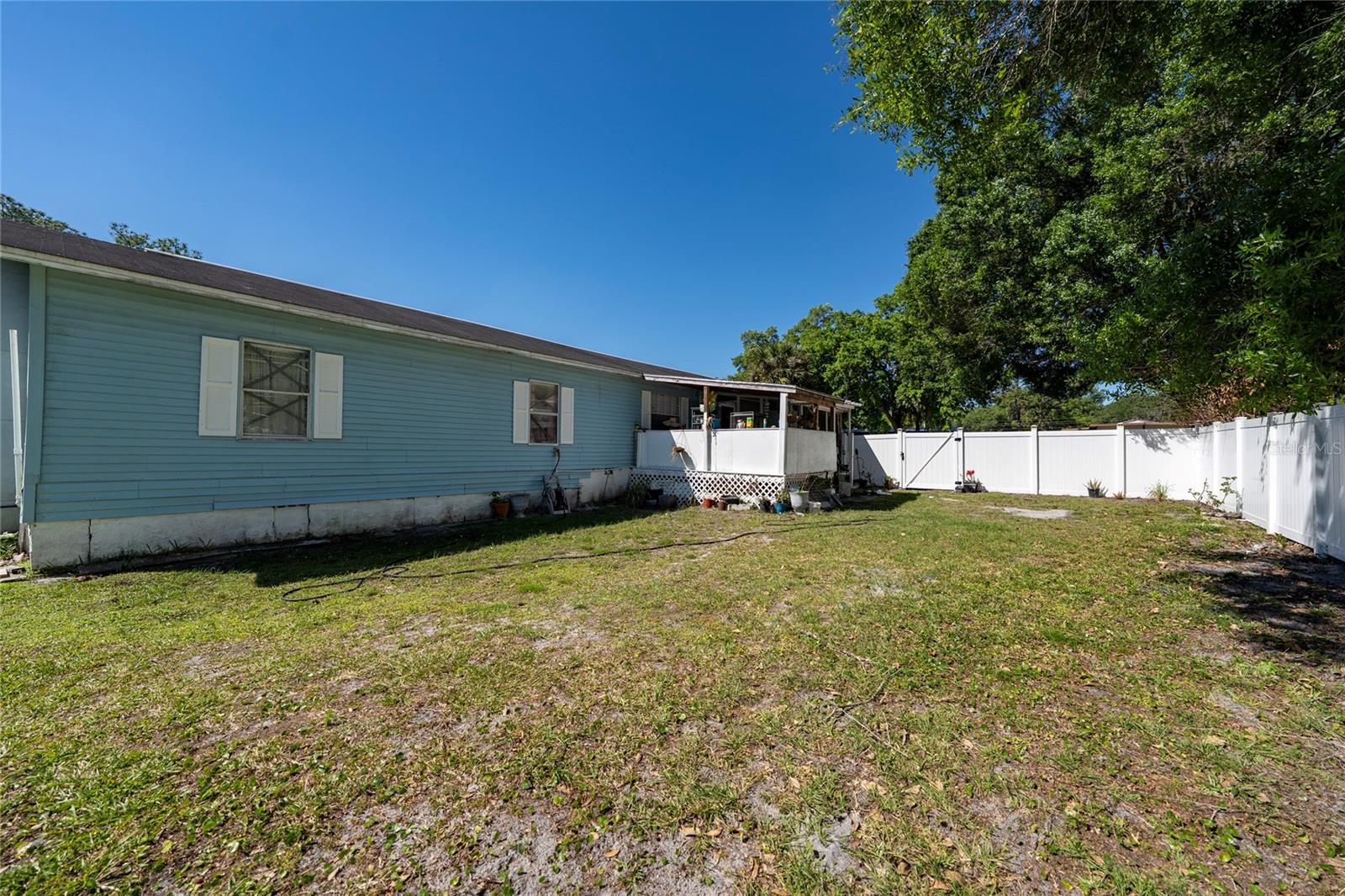 Image 30 of 38 For 2605 Island Oaks E