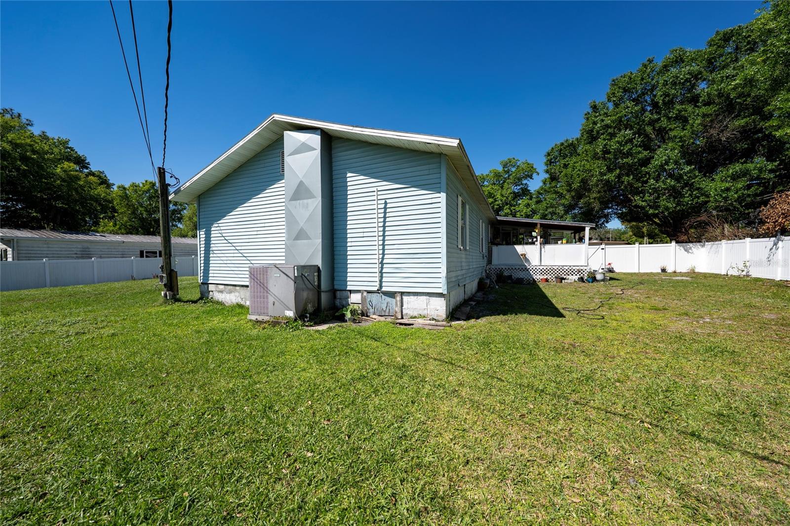 Image 31 of 38 For 2605 Island Oaks E