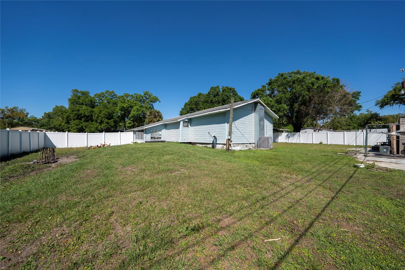 Image 33 of 38 For 2605 Island Oaks E