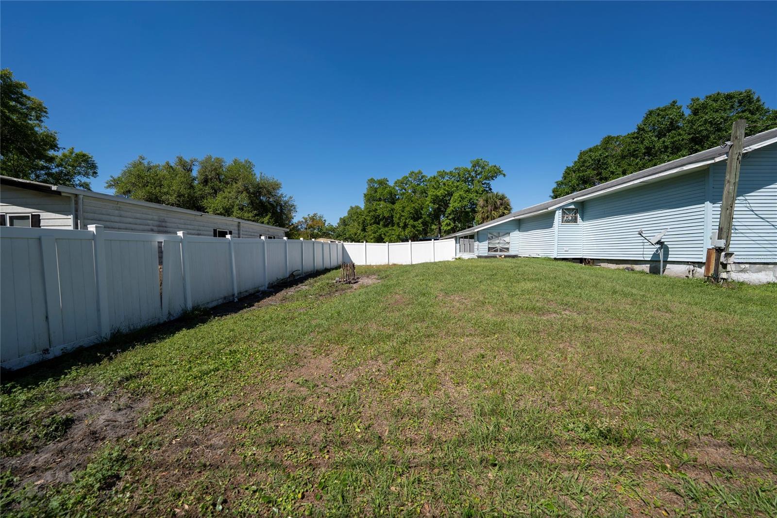 Image 34 of 38 For 2605 Island Oaks E