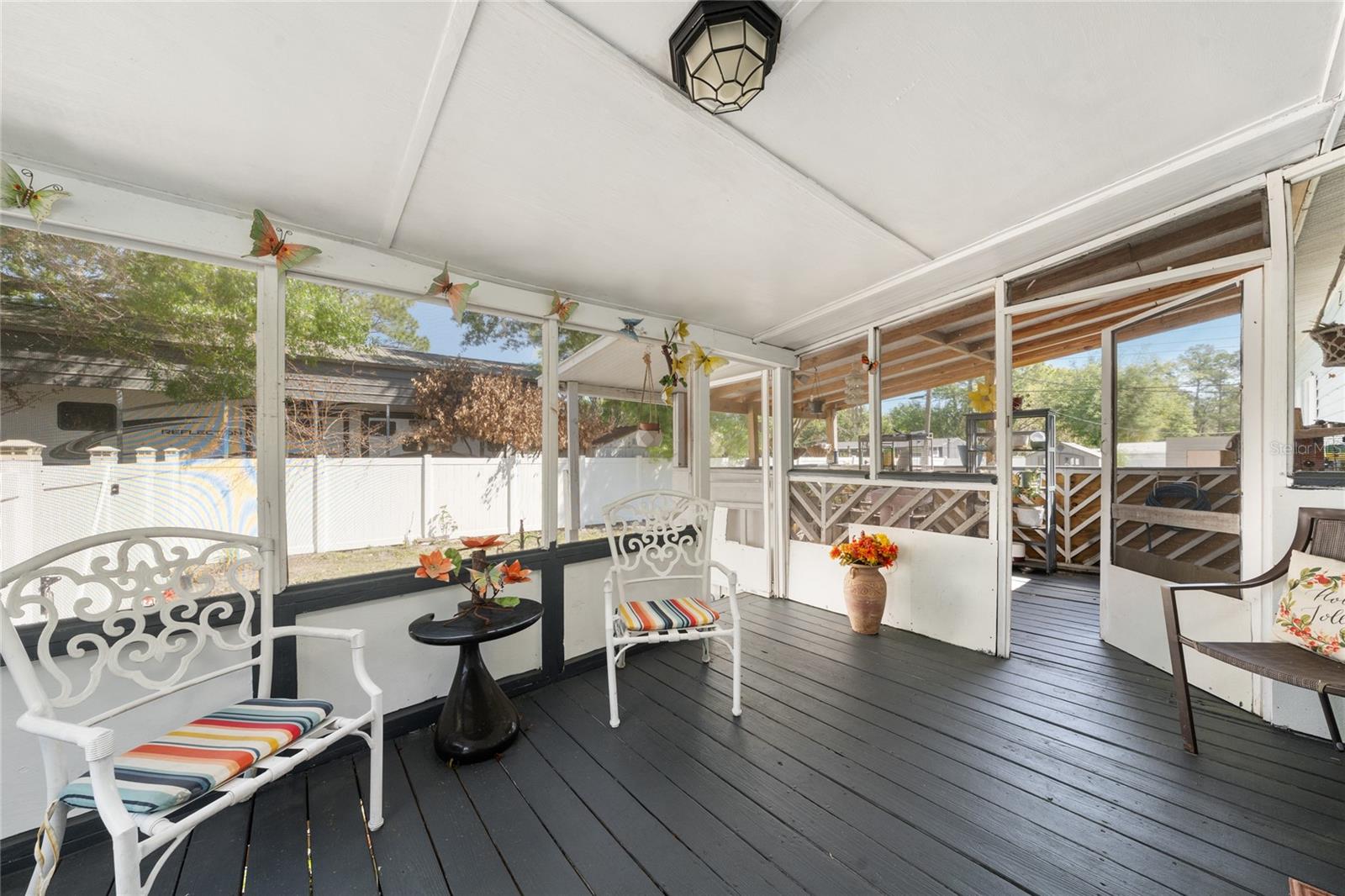 Image 5 of 38 For 2605 Island Oaks E