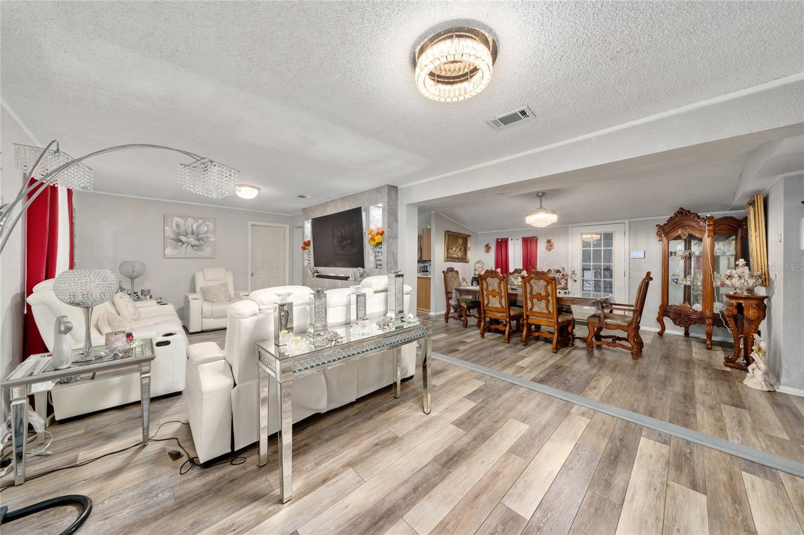 Image 7 of 38 For 2605 Island Oaks E