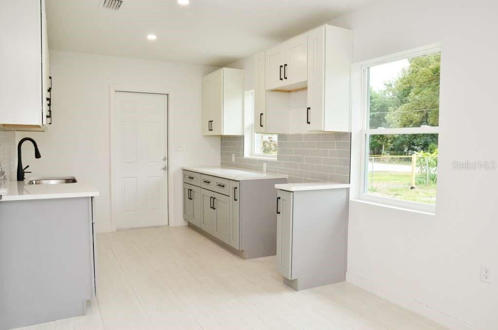 Image 10 of 19 For 1505 38th Street