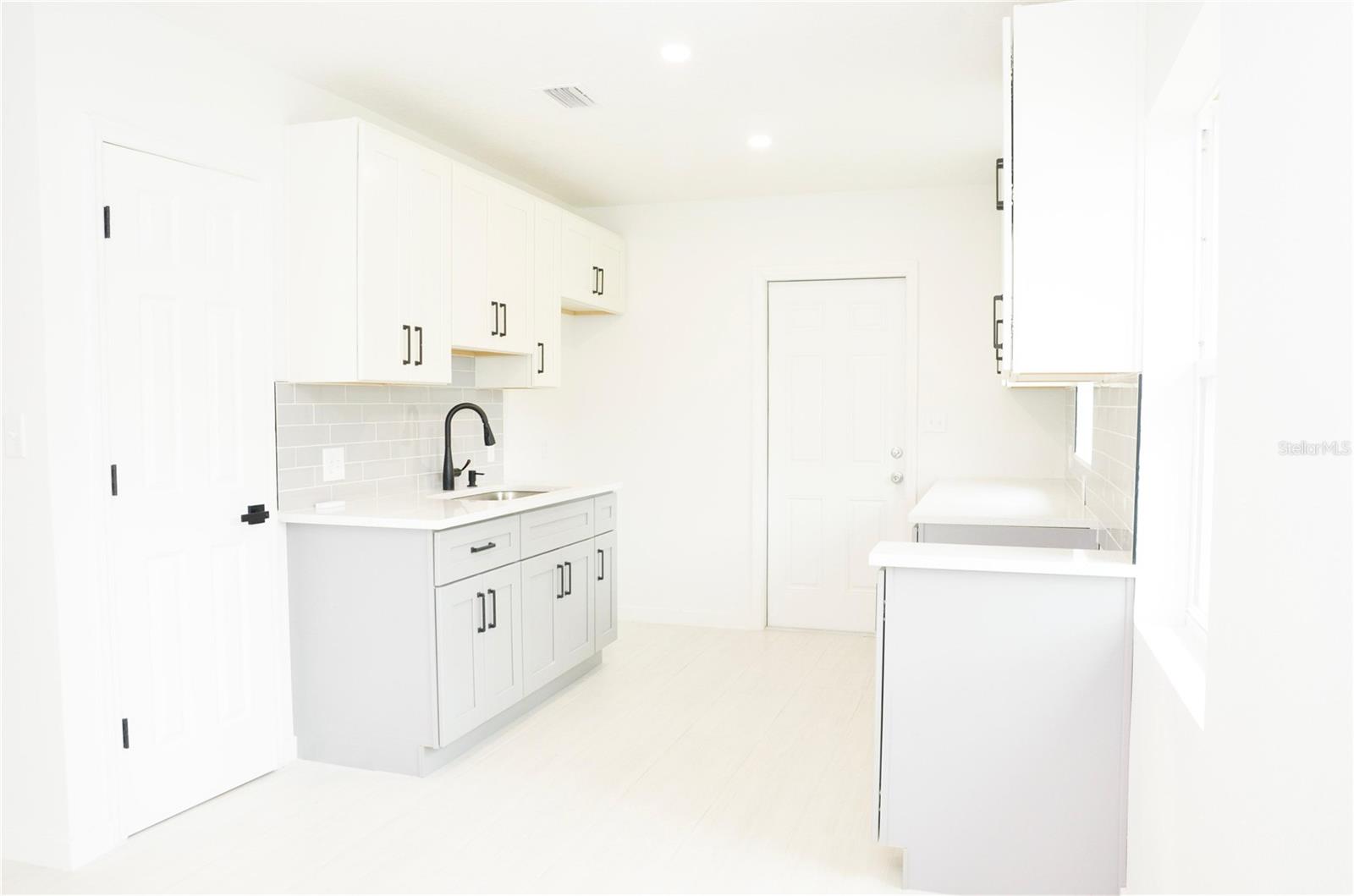 Image 9 of 19 For 1505 38th Street