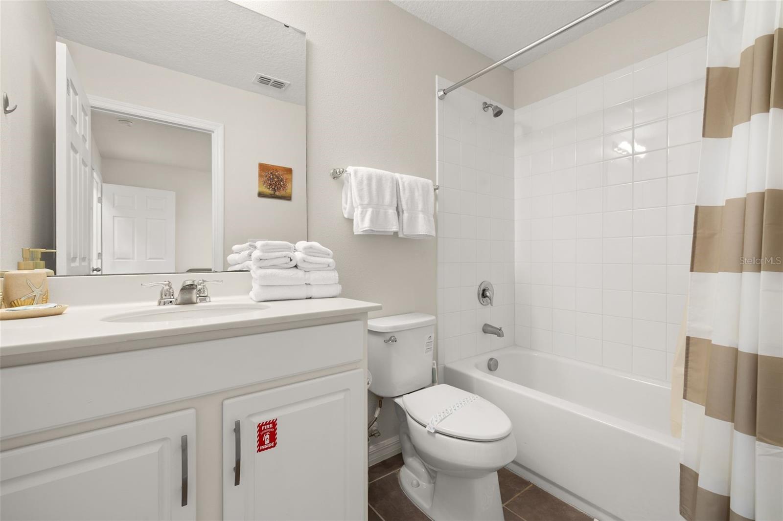 Image 17 of 36 For 1539 Carey Palm Circle