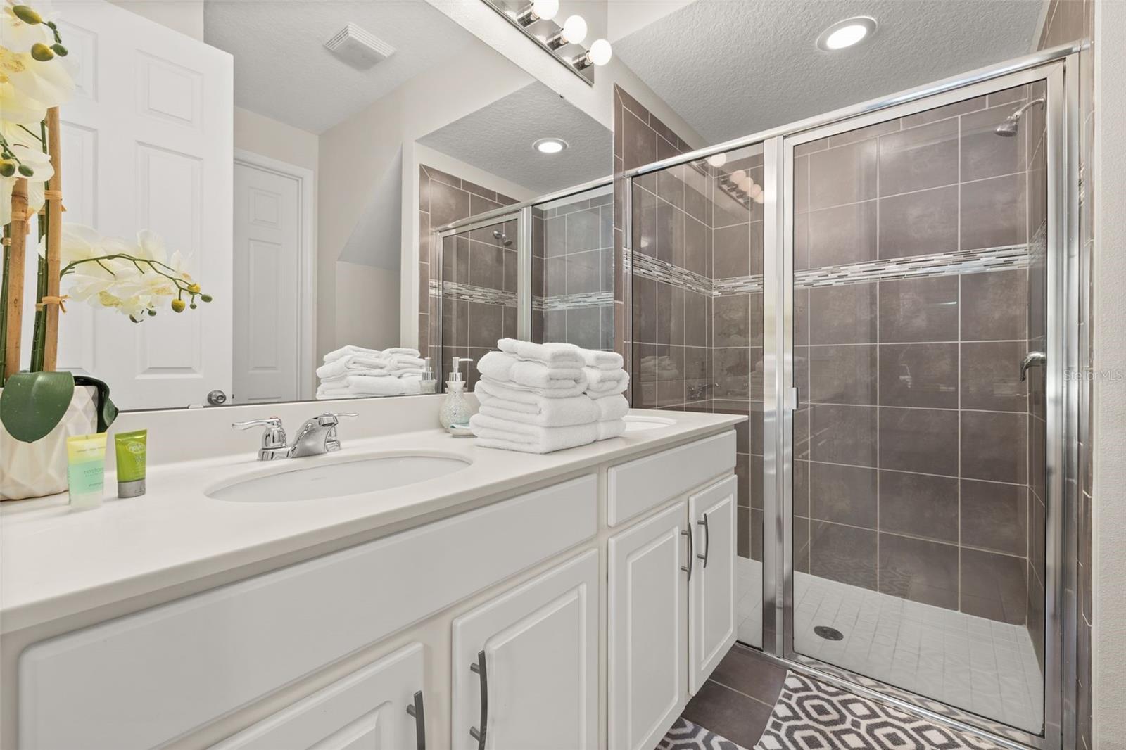 Image 4 of 36 For 1539 Carey Palm Circle