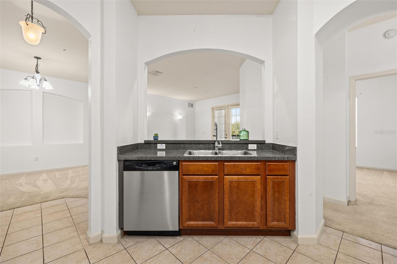 Image 13 of 37 For 3025 Greystone Loop 204