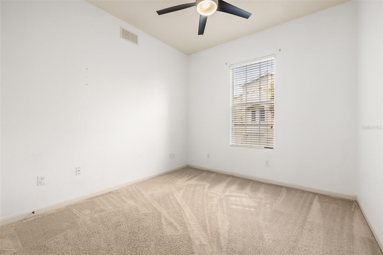 Image 14 of 37 For 3025 Greystone Loop 204