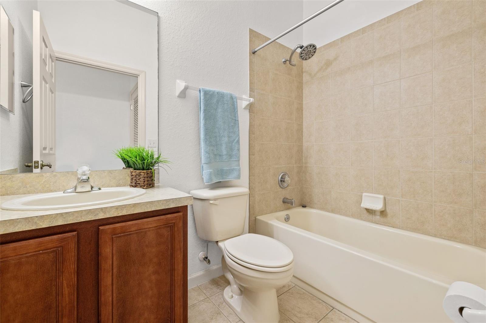 Image 19 of 37 For 3025 Greystone Loop 204