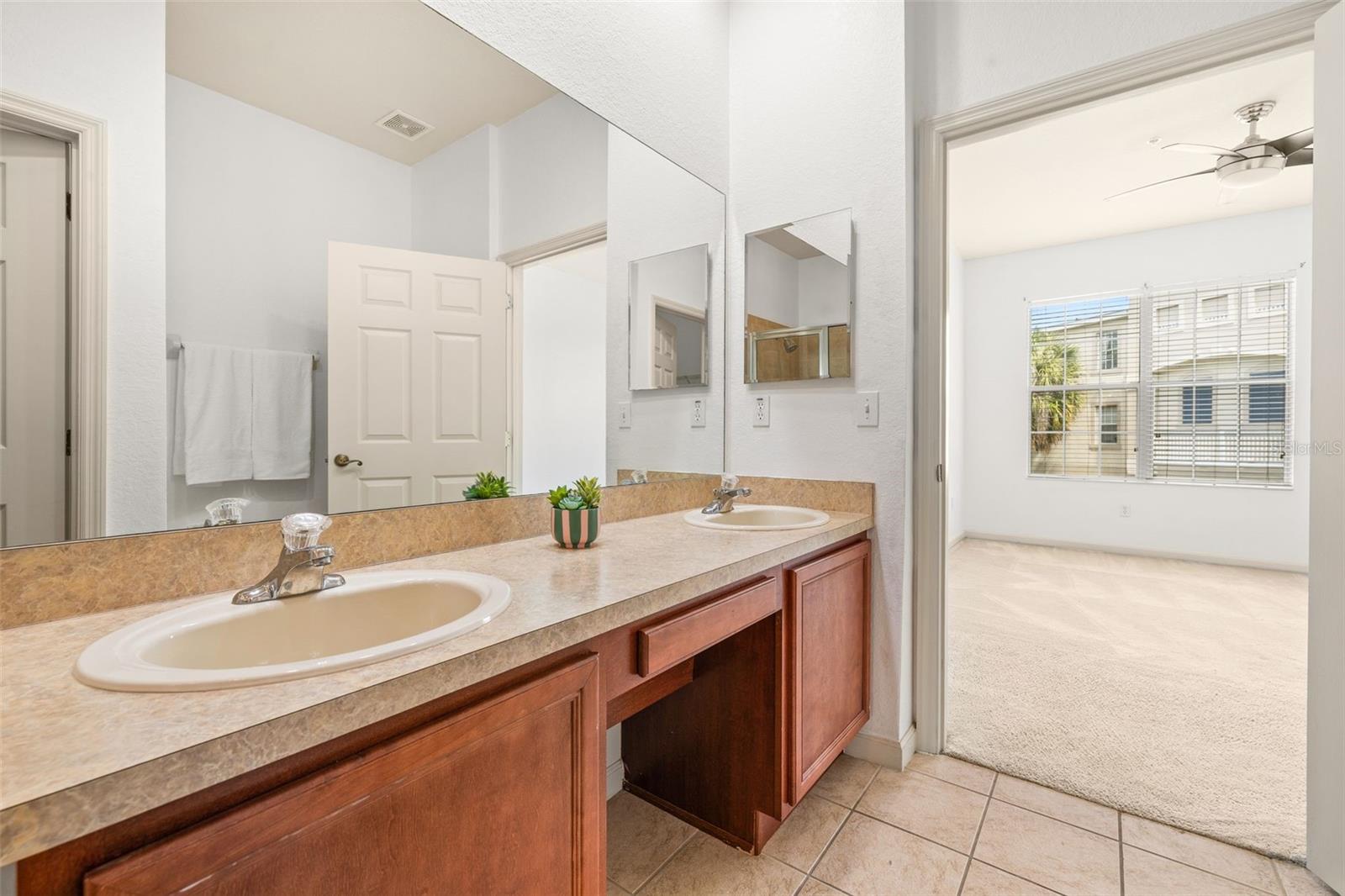 Image 24 of 37 For 3025 Greystone Loop 204