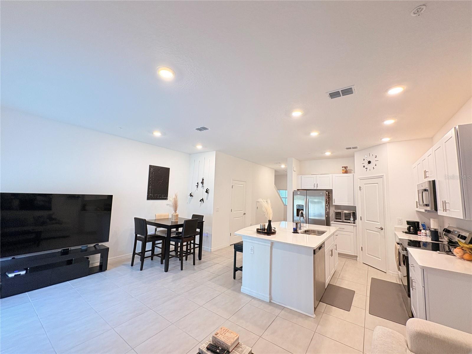 Image 12 of 39 For 5020 Revolutionary Way