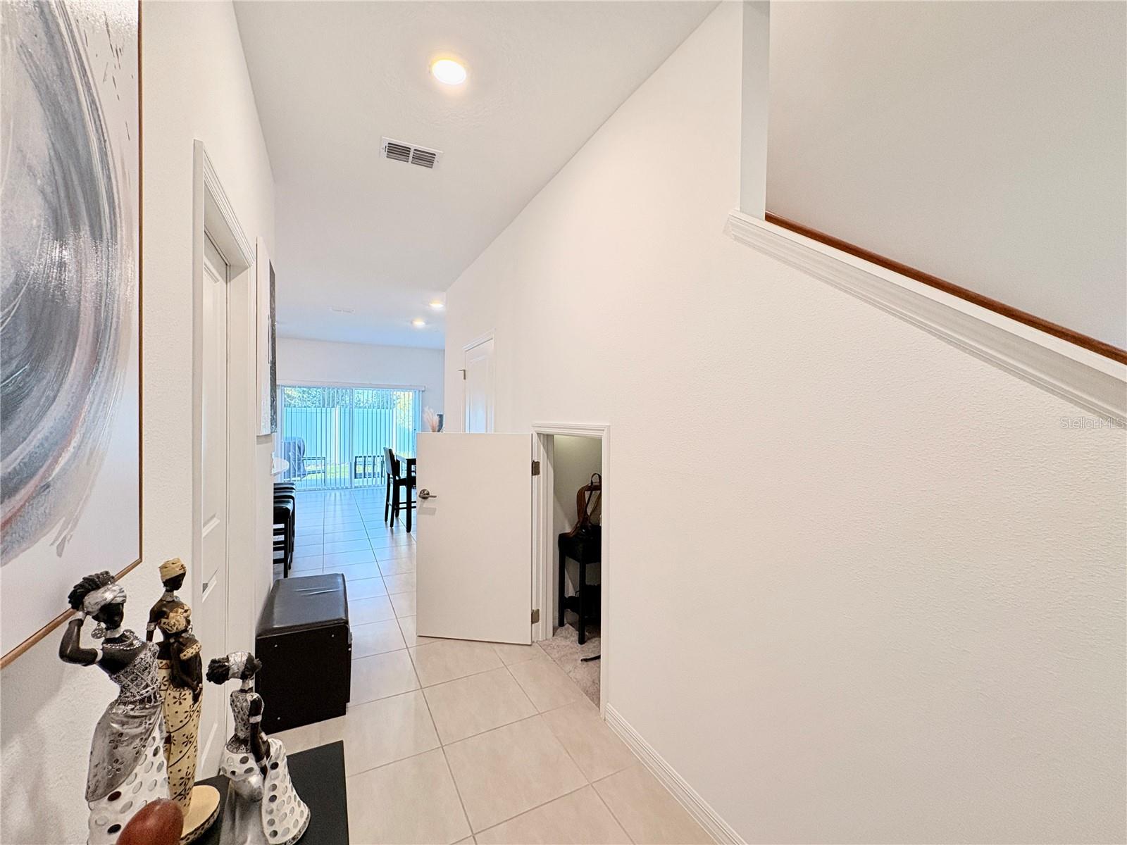 Image 17 of 39 For 5020 Revolutionary Way