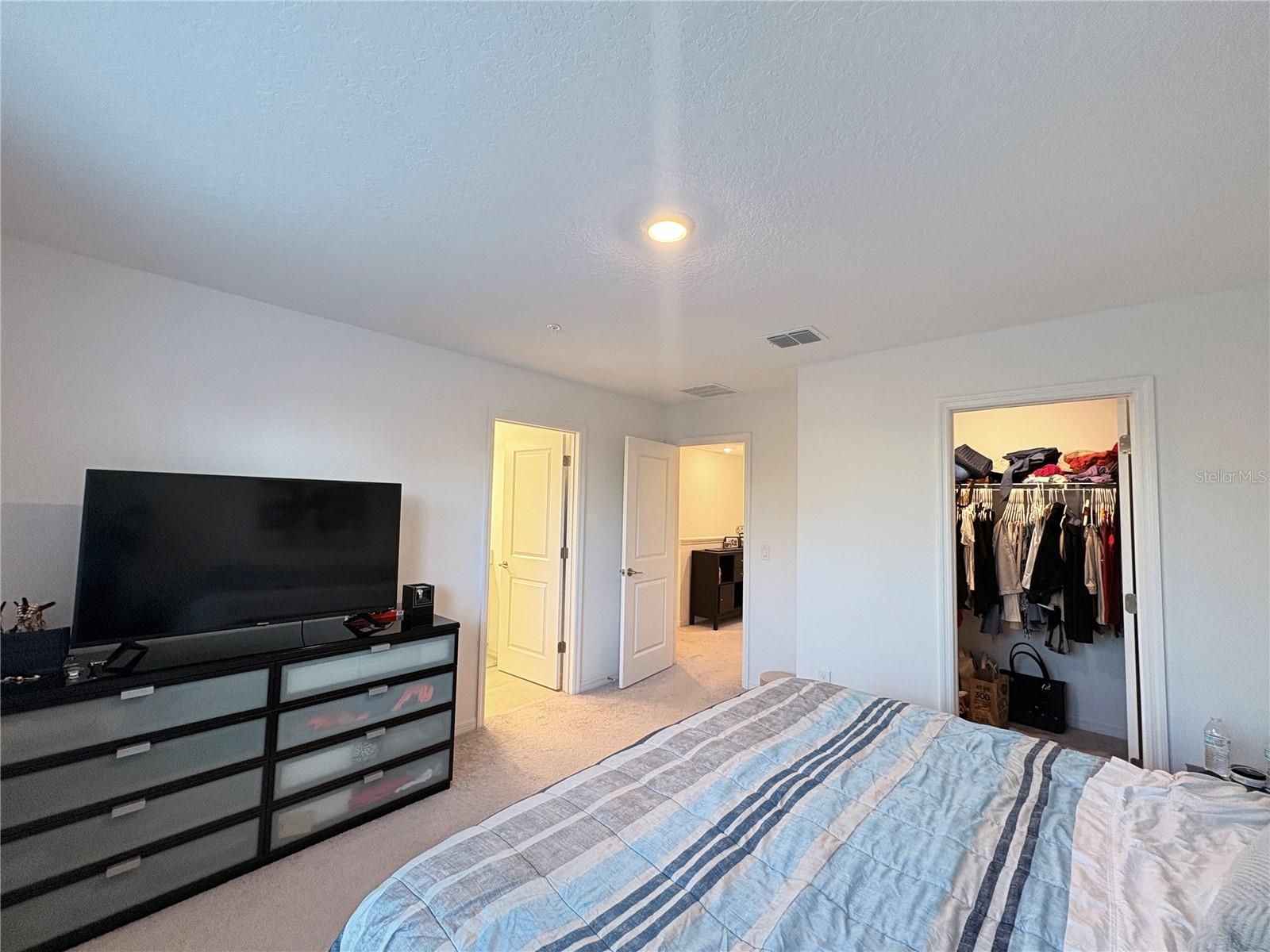 Image 32 of 39 For 5020 Revolutionary Way