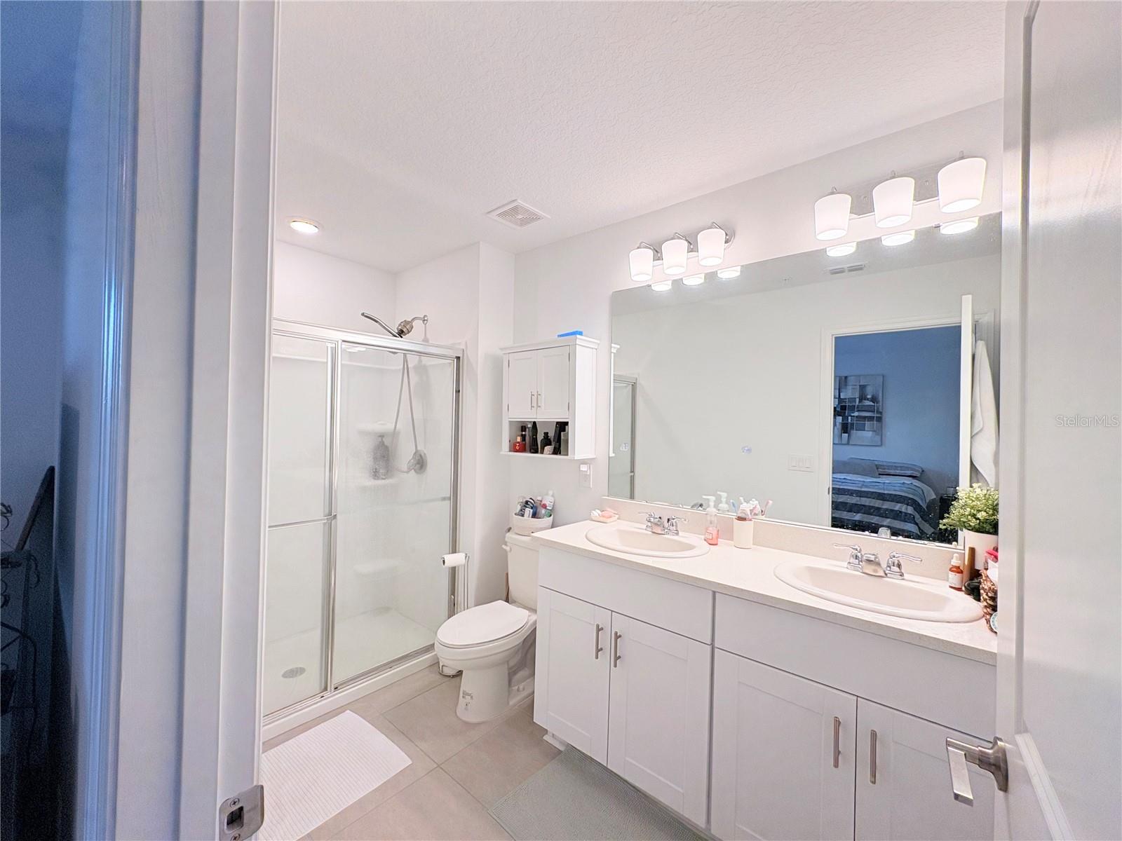 Image 33 of 39 For 5020 Revolutionary Way