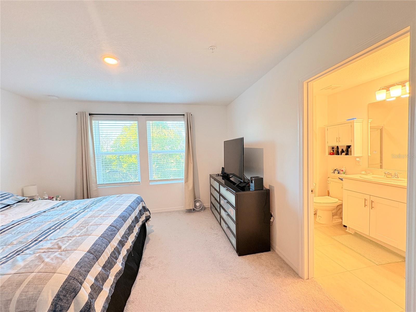 Image 34 of 39 For 5020 Revolutionary Way