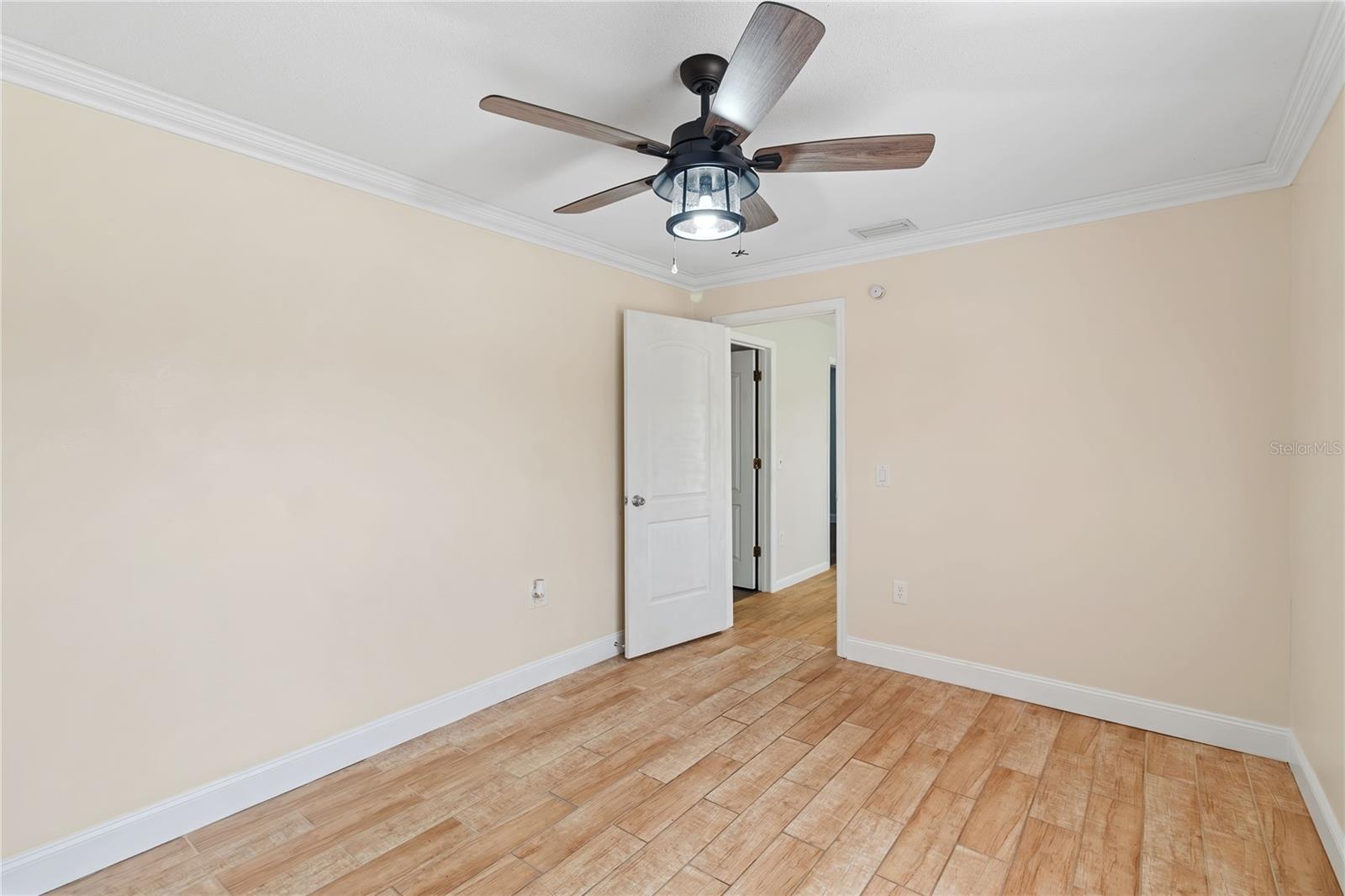 Image 21 of 53 For 222 Maryland Avenue