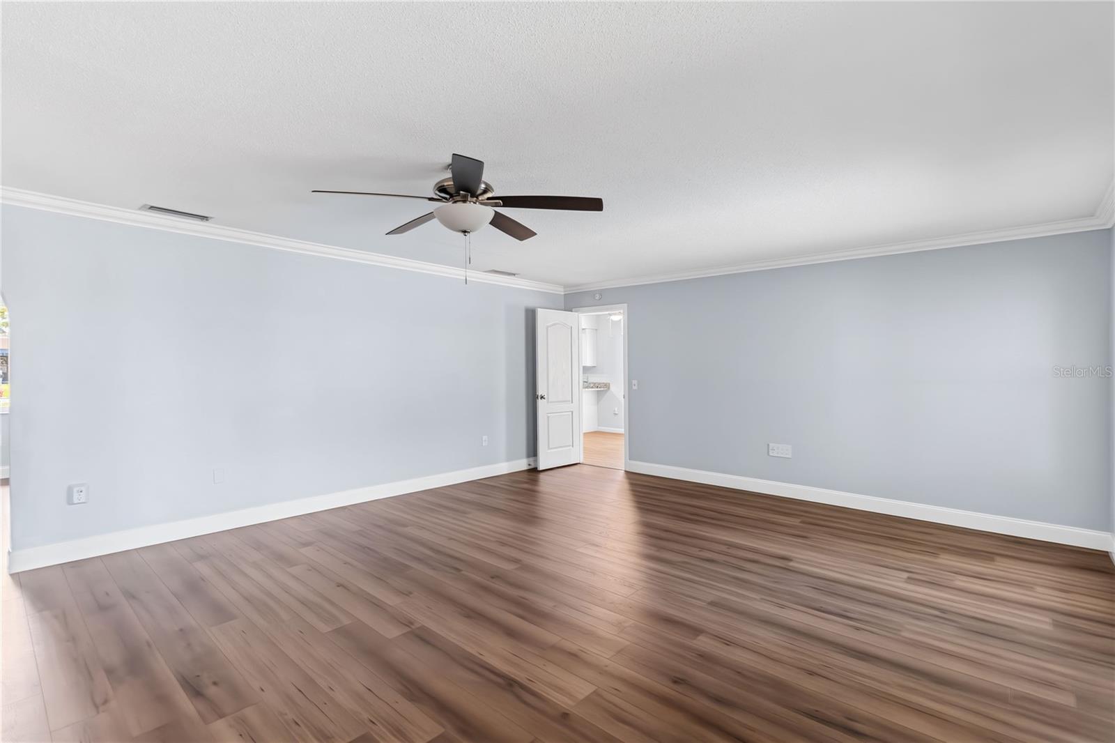 Image 23 of 53 For 222 Maryland Avenue