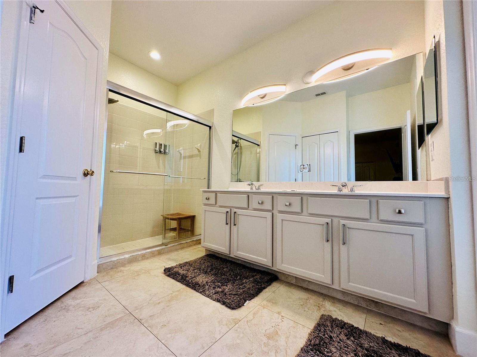 Image 16 of 34 For 522 Birkdale Street