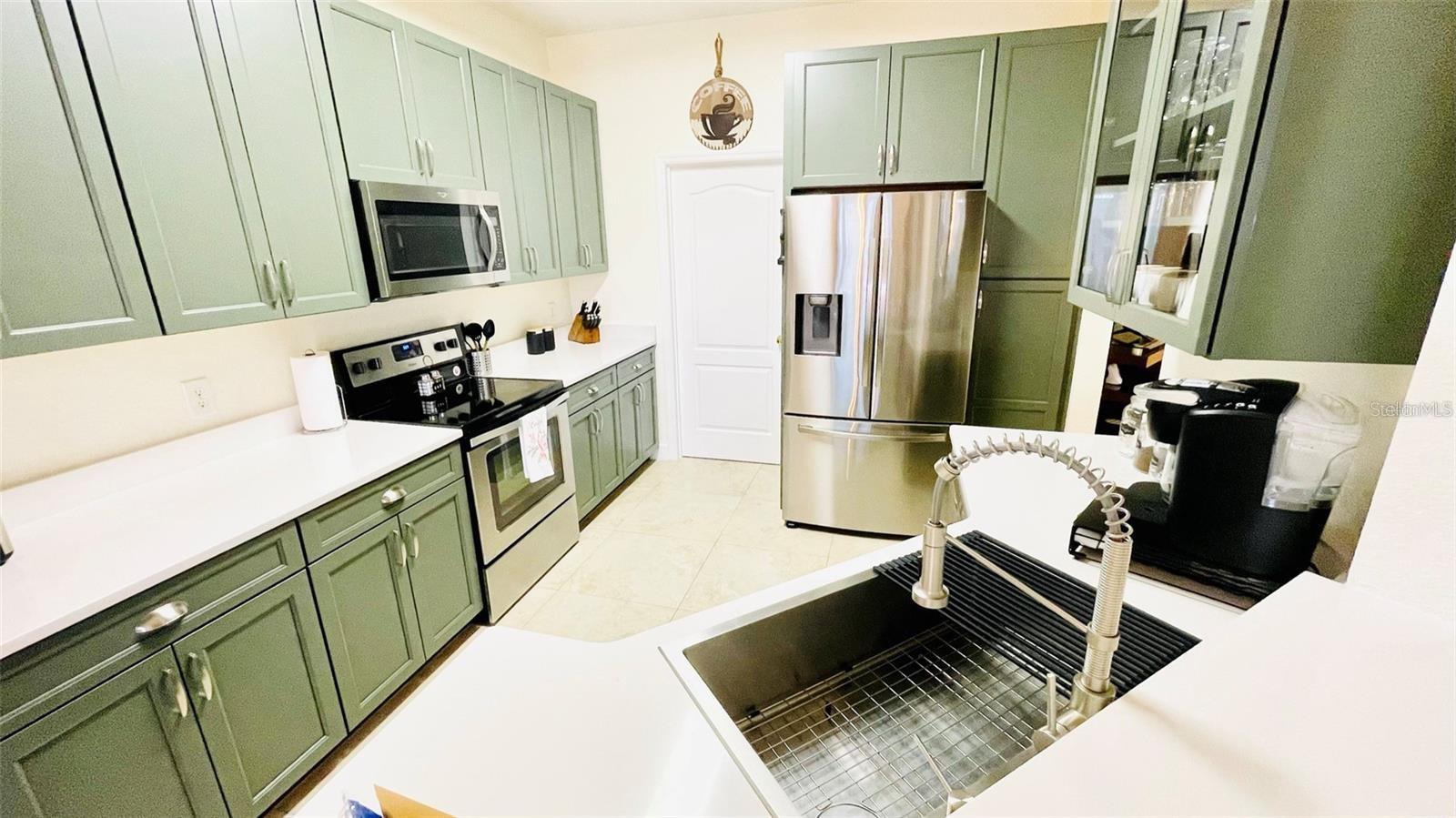 Image 7 of 34 For 522 Birkdale Street