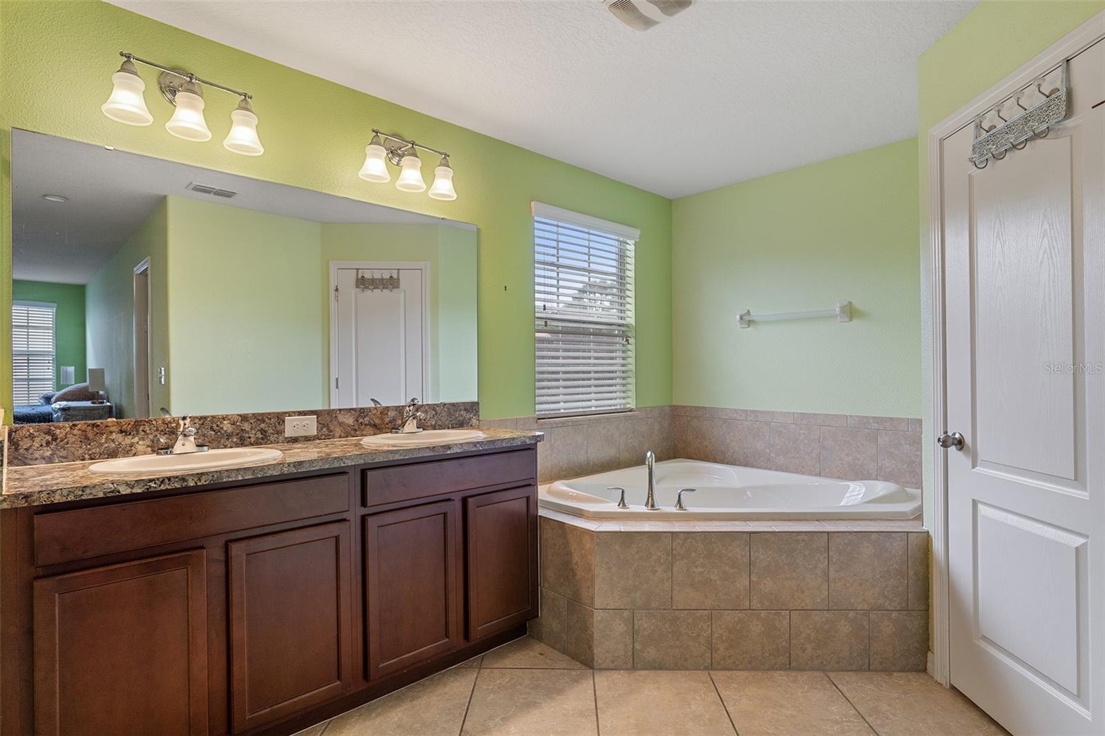 Image 31 of 77 For 3446 Schoolhouse Rd