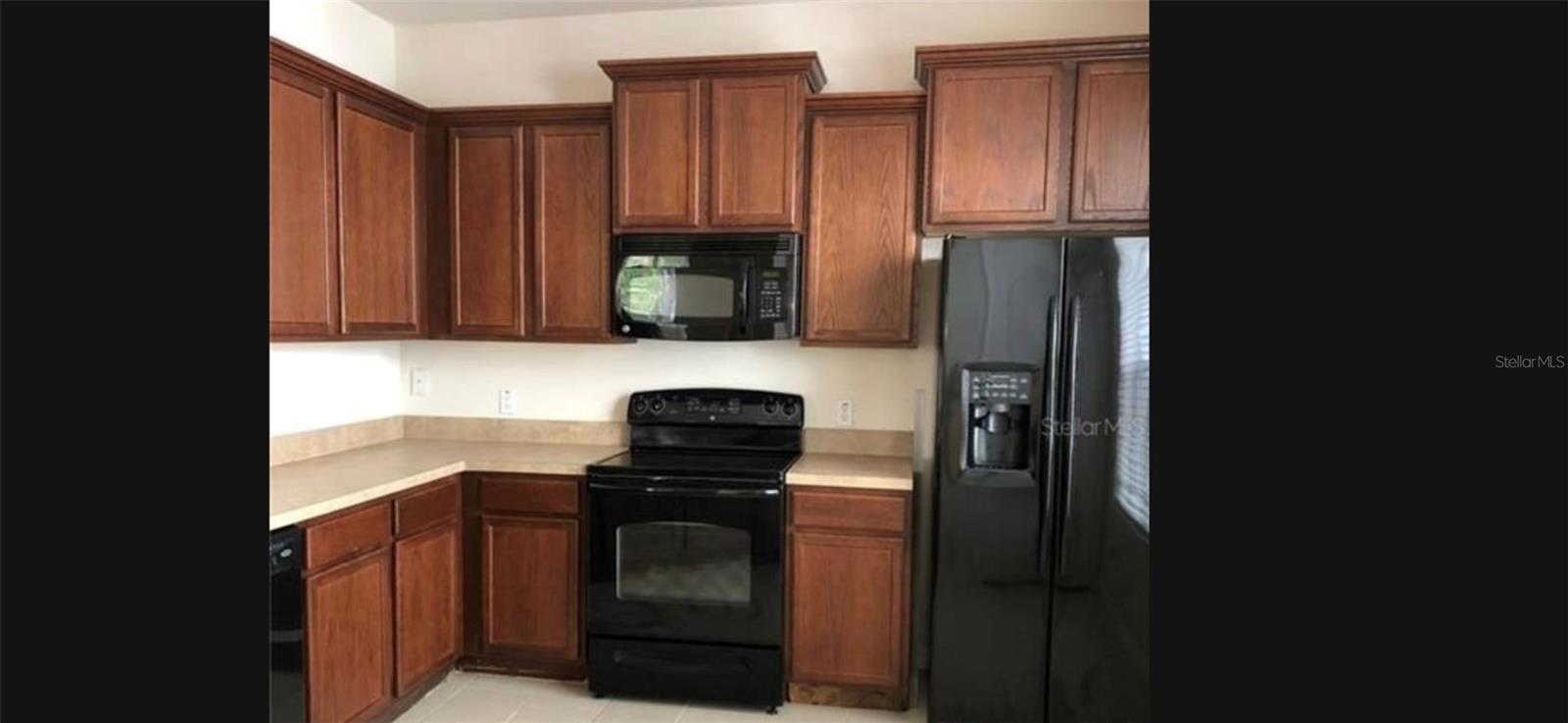 Image 2 of 10 For 15327 Oak Apple Court 8b