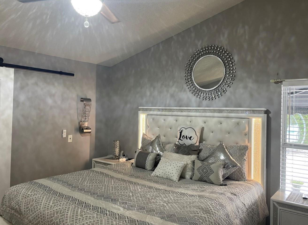 Listing photo id 8 for 8307 Sun Vista Way