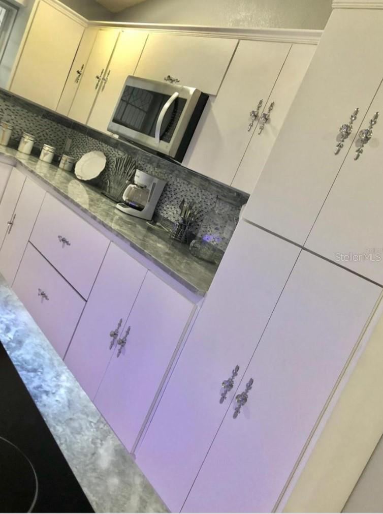 Listing photo id 2 for 8307 Sun Vista Way