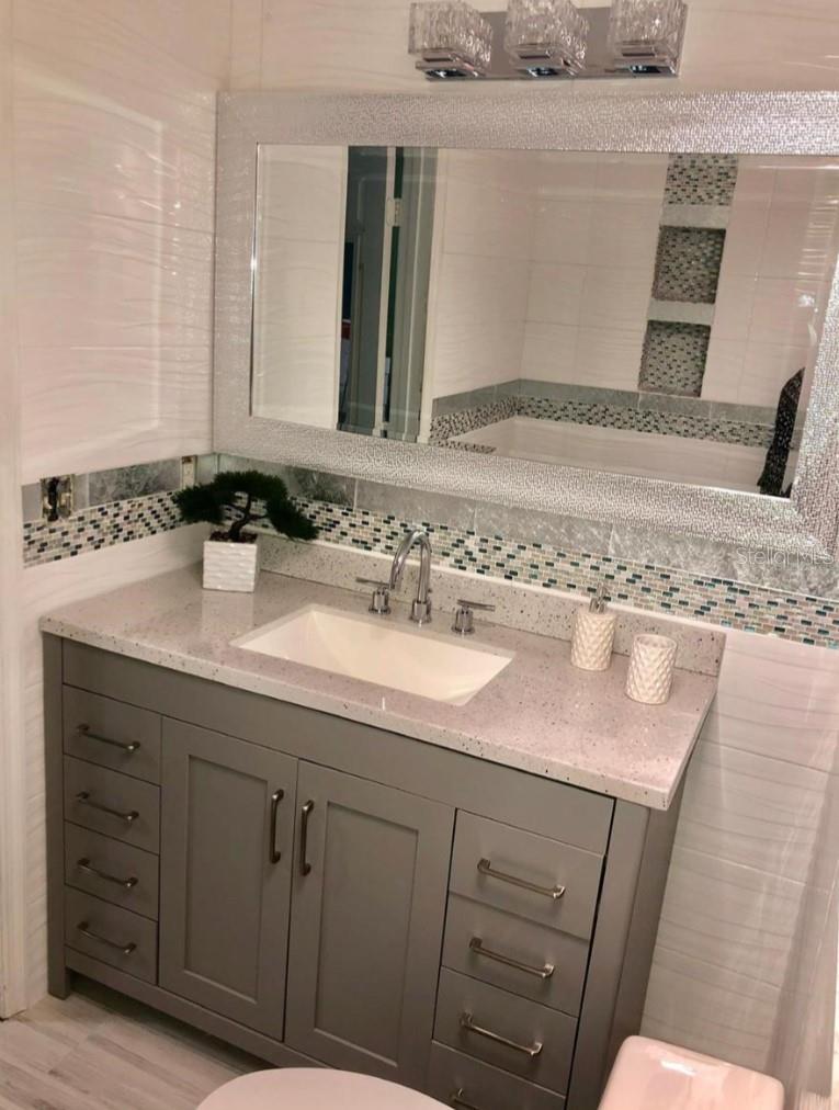 Listing photo id 4 for 8307 Sun Vista Way