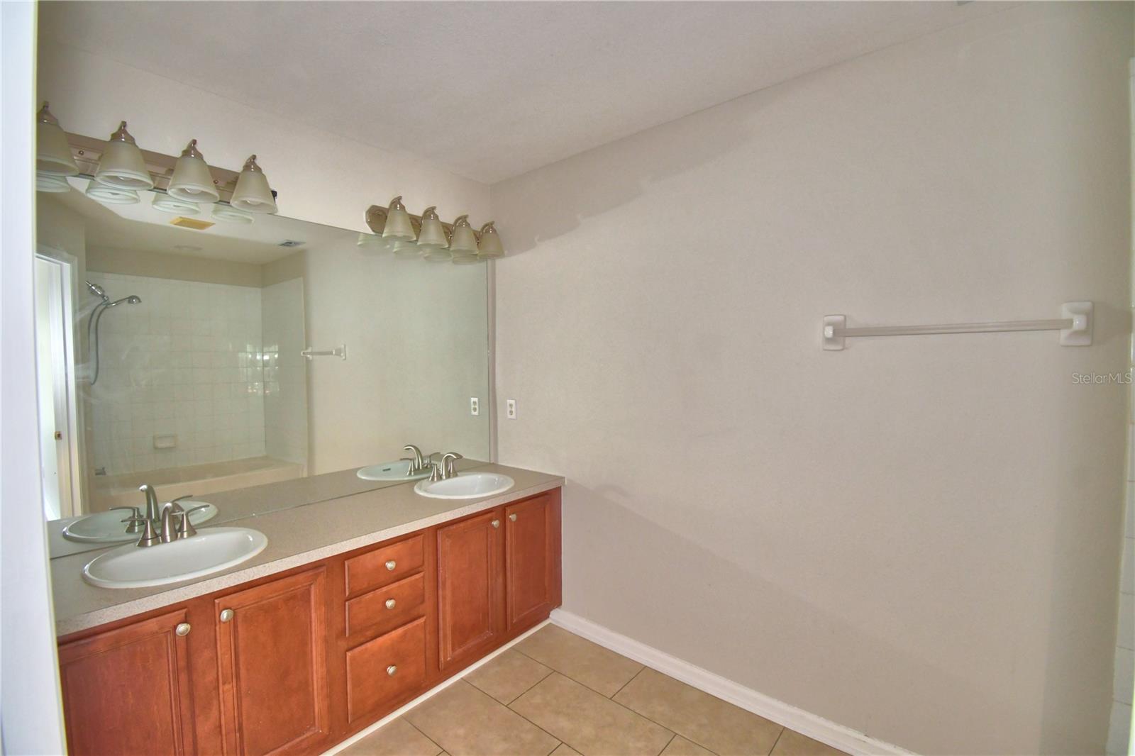 Image 26 of 64 For 3151 Sinclair Street 104