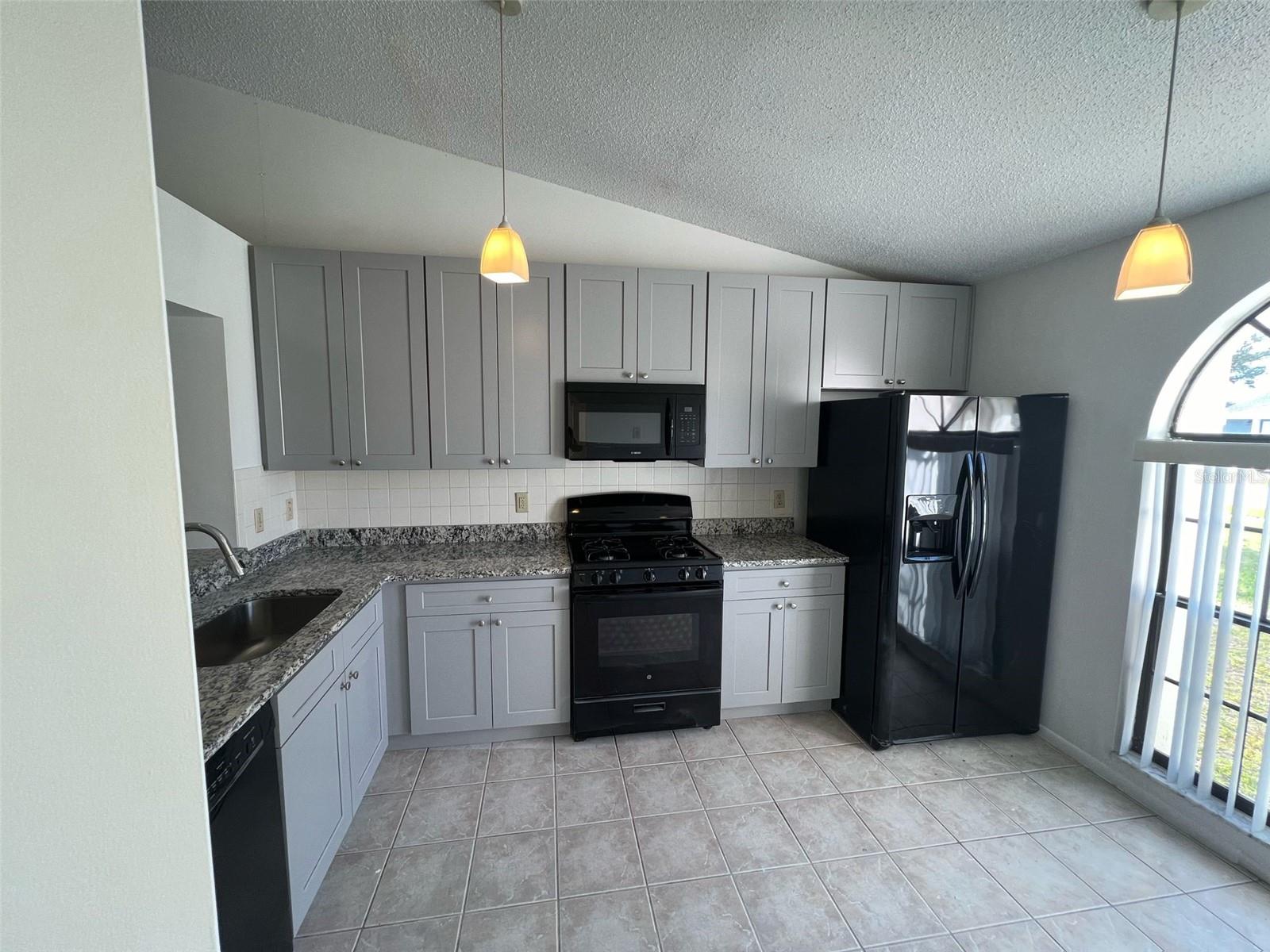 Image 6 of 25 For 3160 Smoke Signal Circle