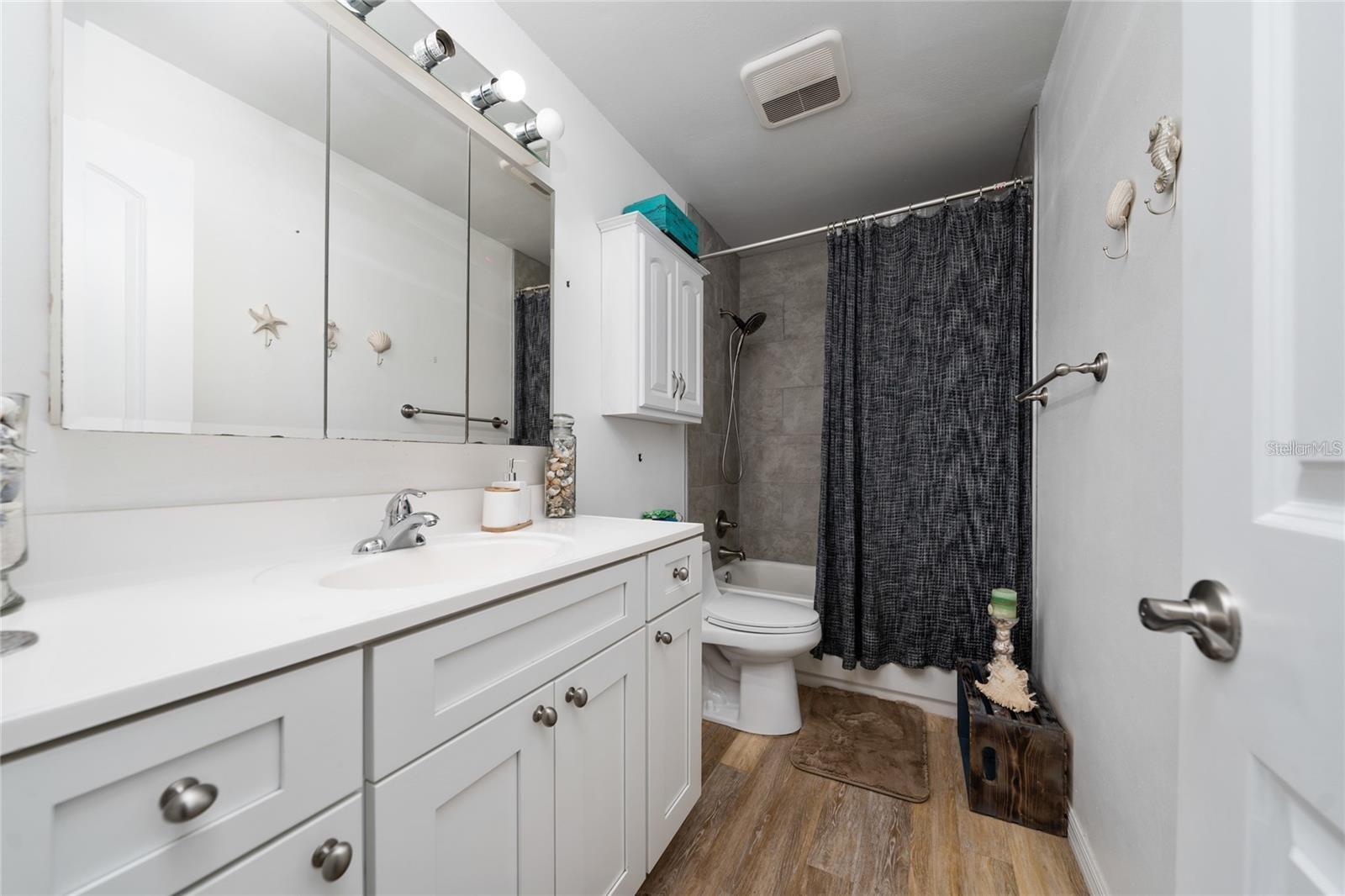 Image 27 of 38 For 875 Eden Drive