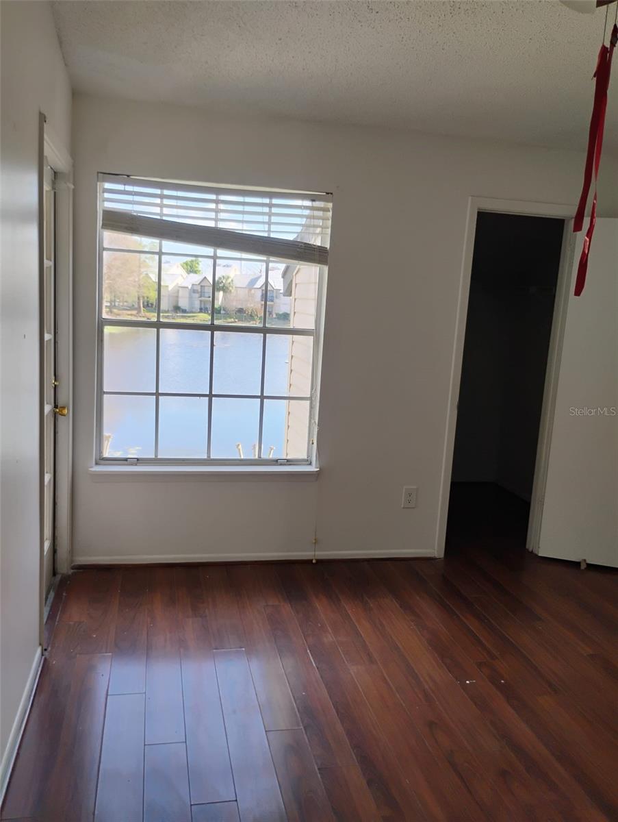 Image 3 of 7 For 1924 Lake Atriums Circle 62