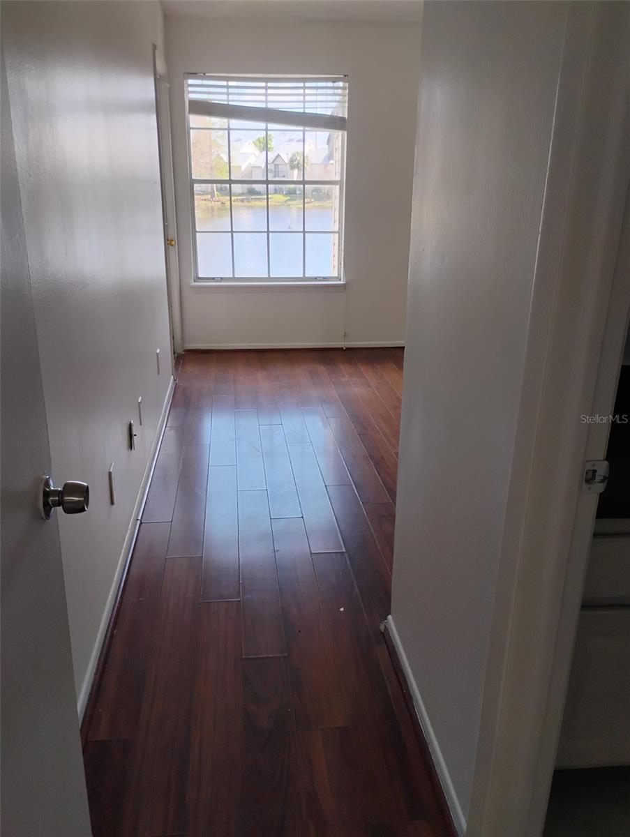 Image 4 of 7 For 1924 Lake Atriums Circle 62