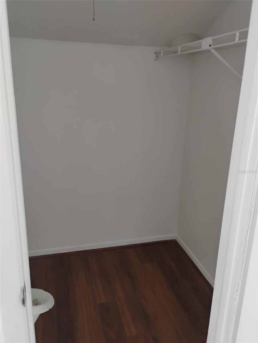 Image 5 of 7 For 1924 Lake Atriums Circle 62