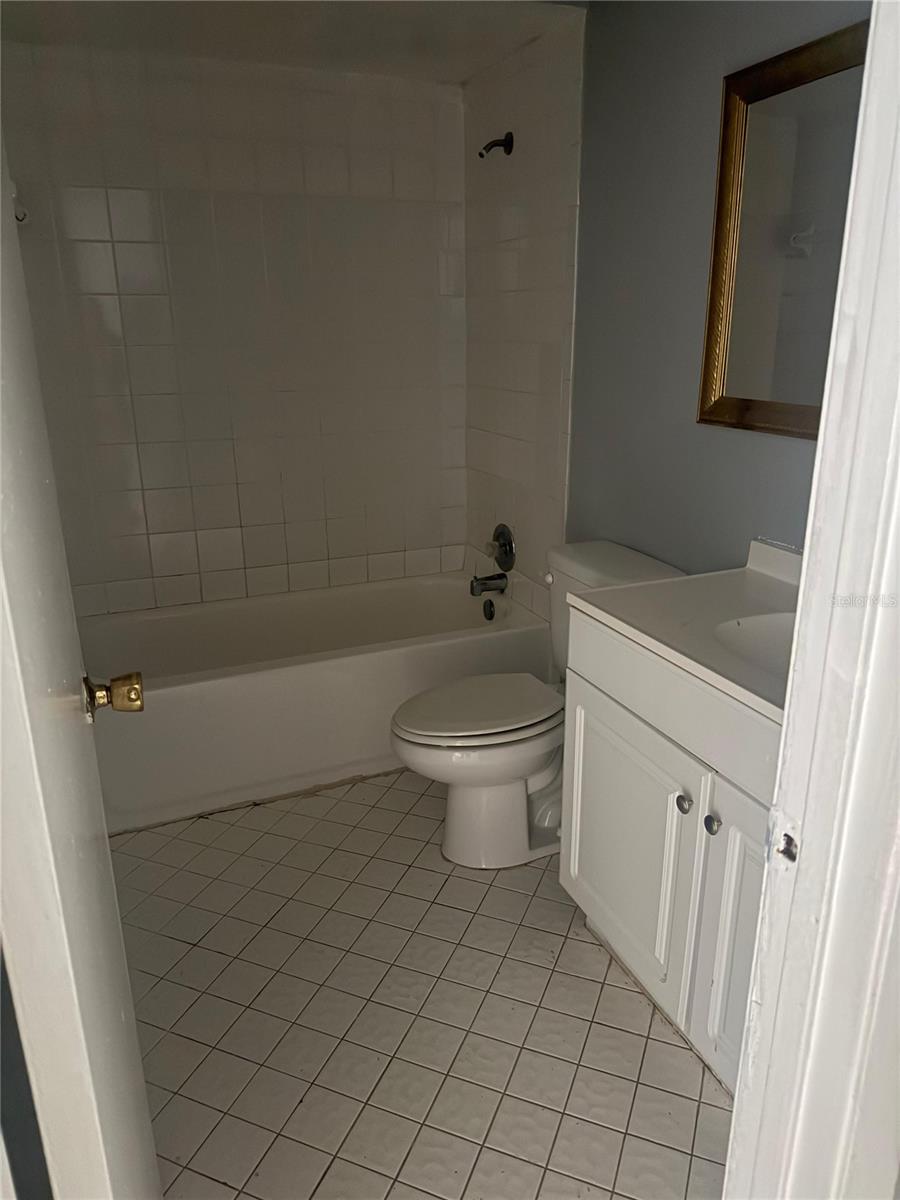 Image 11 of 15 For 5207 Via Hacienda Circle B101