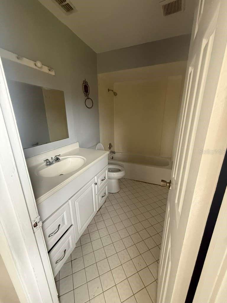 Image 14 of 15 For 5207 Via Hacienda Circle B101