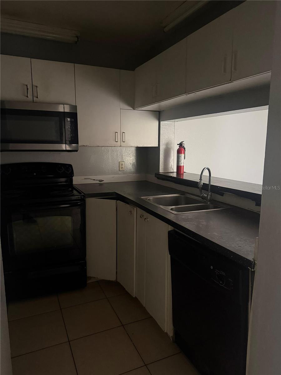 Image 4 of 15 For 5207 Via Hacienda Circle B101