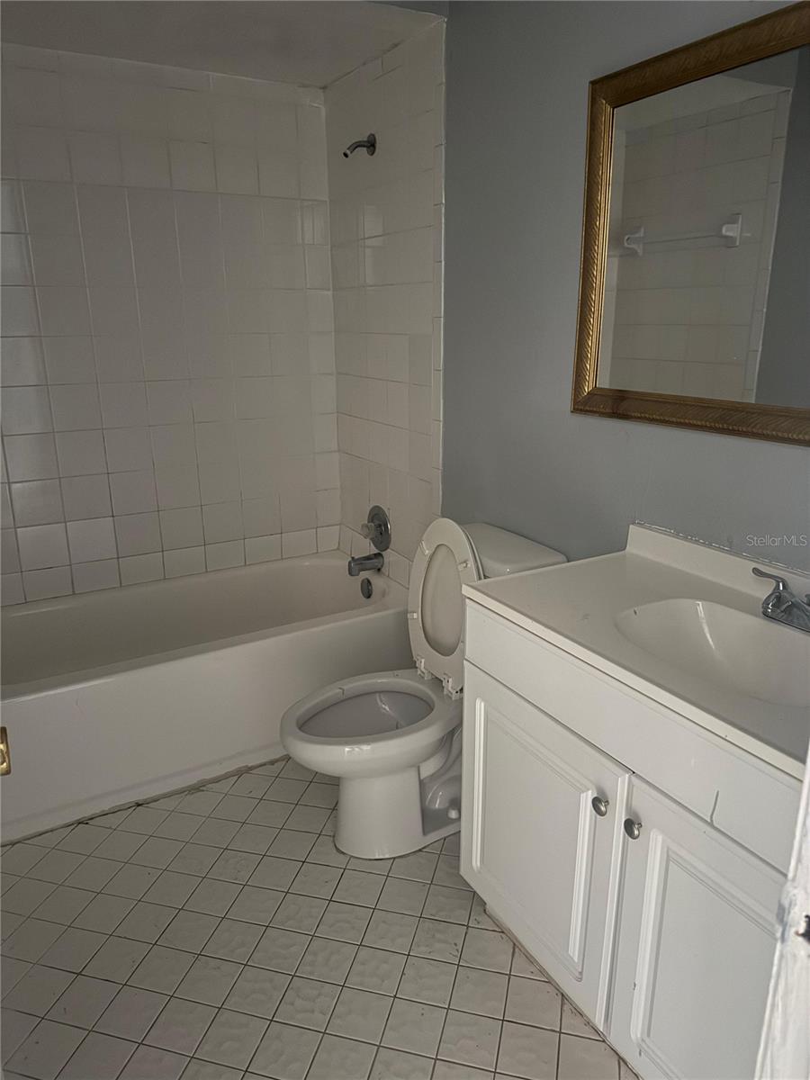 Image 9 of 15 For 5207 Via Hacienda Circle B101