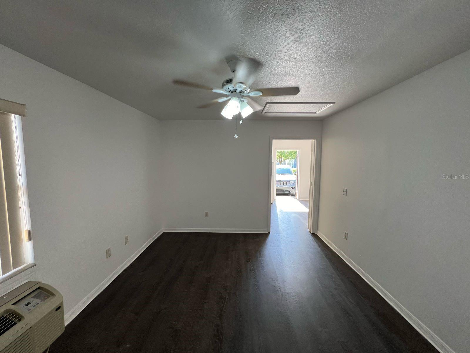 Image 4 of 29 For 833 Caribbean Drive B