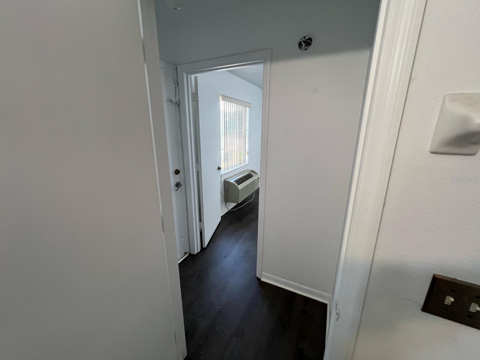 Image 8 of 29 For 833 Caribbean Drive B