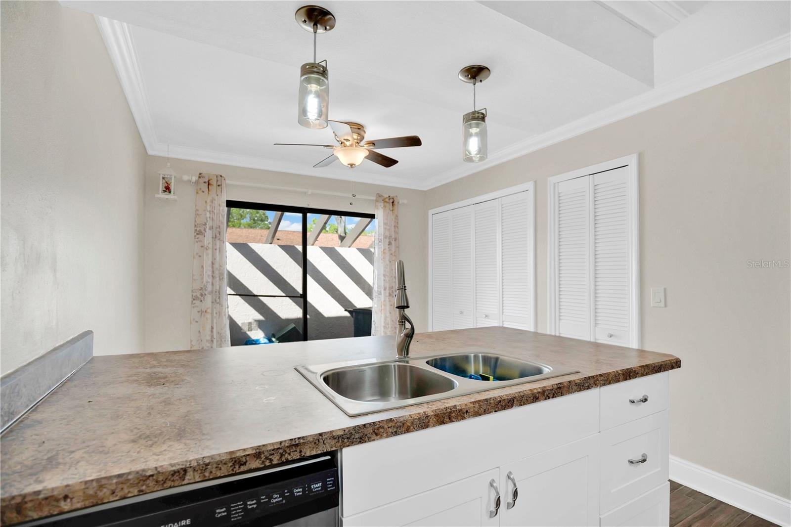 Image 11 of 26 For 2401 Sun Valley Circle 2401