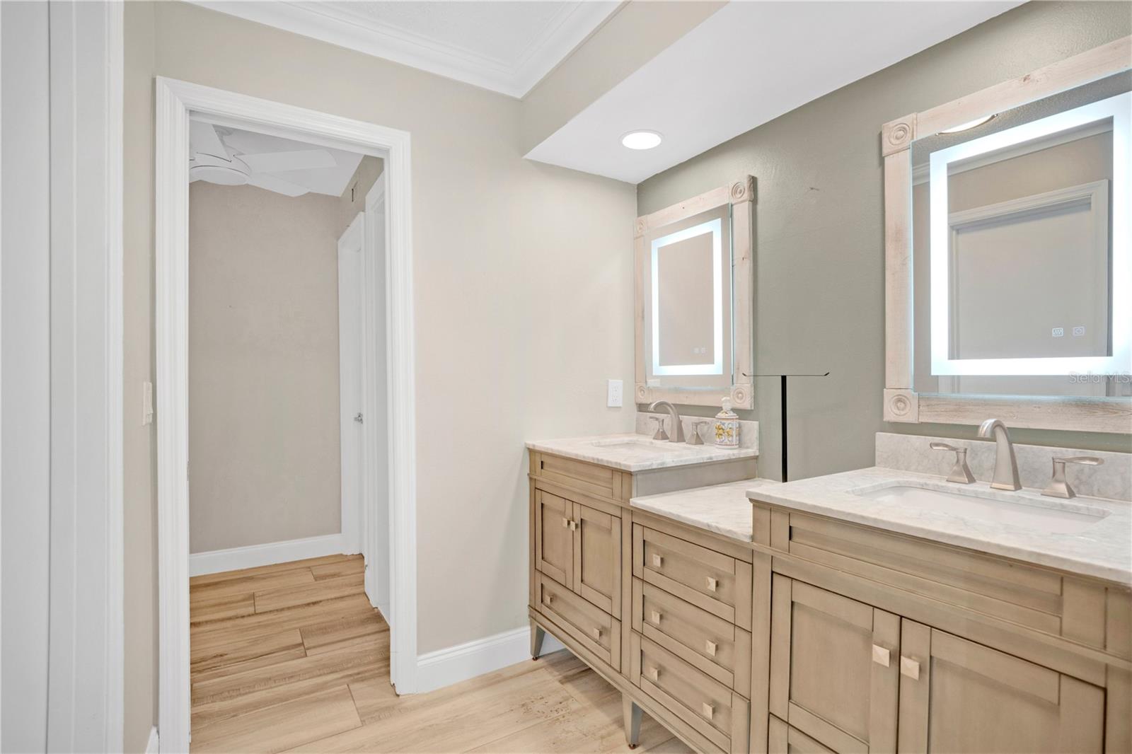 Image 14 of 26 For 2401 Sun Valley Circle 2401